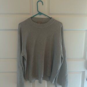 H&M Light Gray Crew Neck Sweater – Women’s Size L – NWOT